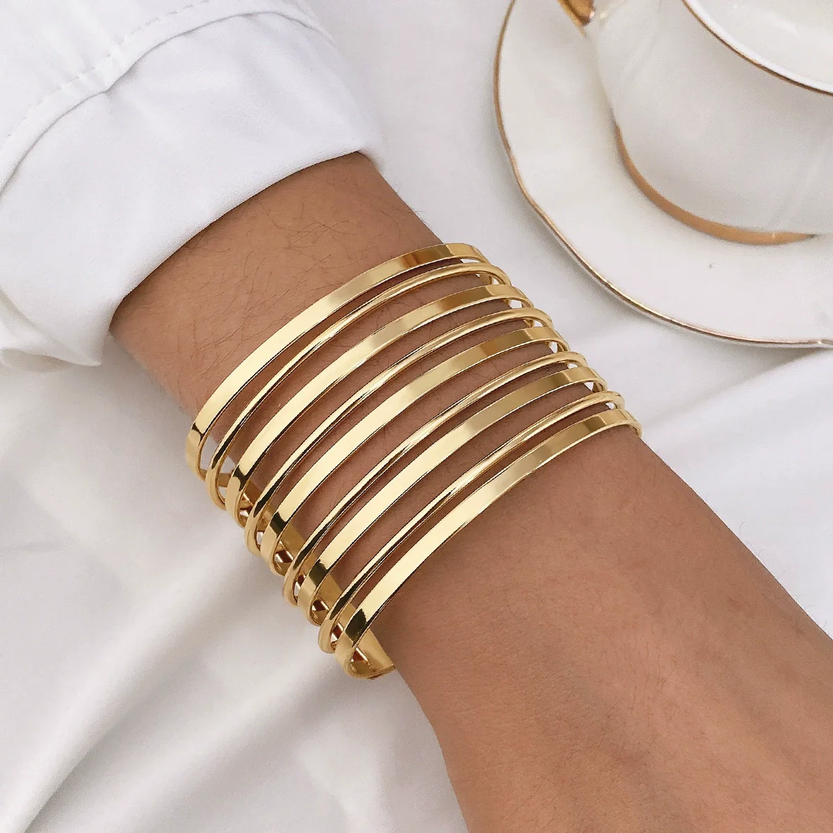Wholesale Alloy Exaggerated Geometric Multilayer Electroplated Bracelet For Women - Image 8