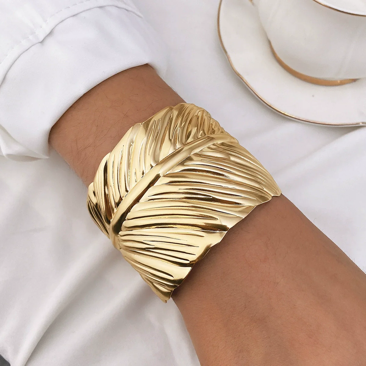Wholesale Alloy Exaggerated Geometric Multilayer Electroplated Bracelet For Women - Image 9