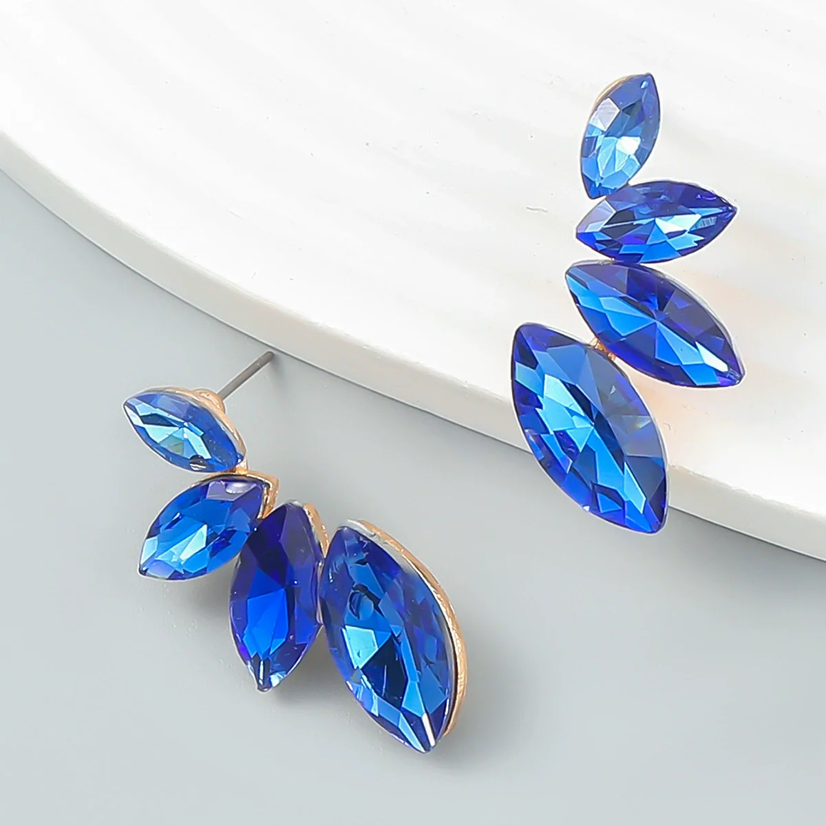 Wholesale Alloy Fashion Geometric Earrings With Colored Diamond And Flower Pattern - Image 4