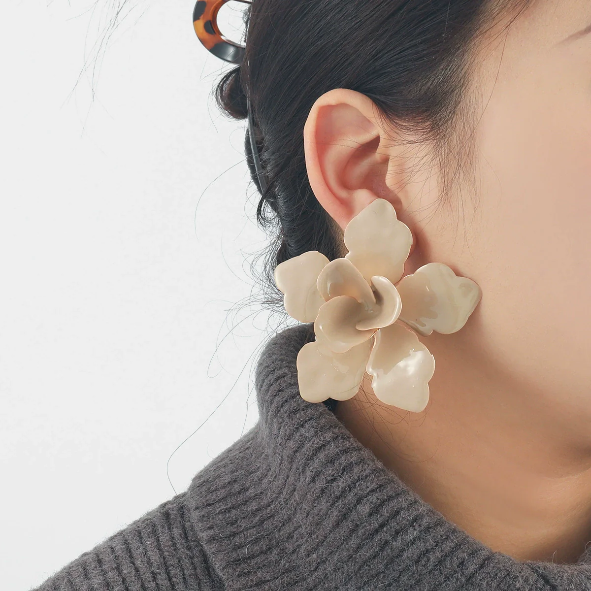 Wholesale Alloy Flower Dripping Oil Fashion Exaggerated Women's Earrings - Image 2