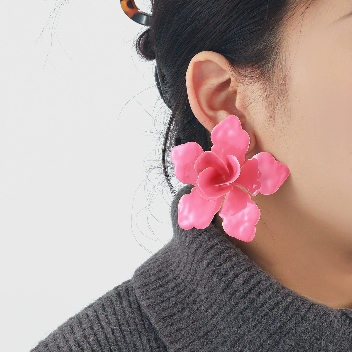 Wholesale Alloy Flower Dripping Oil Fashion Exaggerated Women's Earrings - Image 4
