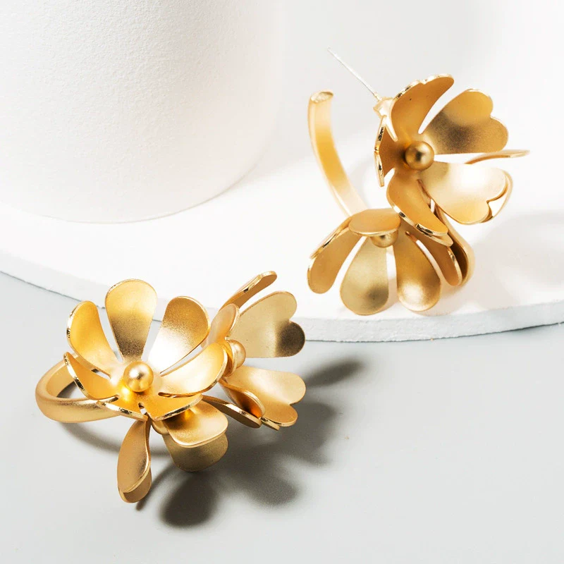 Wholesale Alloy Flower Earrings Electroplated Women's Fashionable Exaggerated Multi Layer Large Petal All Match - Image 3