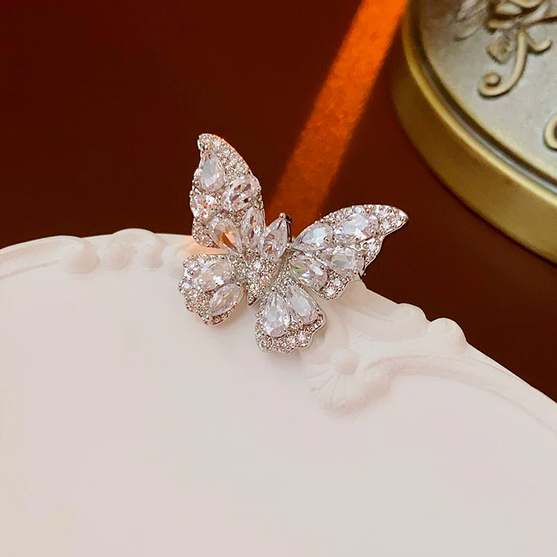 Wholesale Alloy Geometric Butterfly Women's Cold Style Fashion Light Luxury Ear Bone Clip Earrings With Electroplating - Image 6