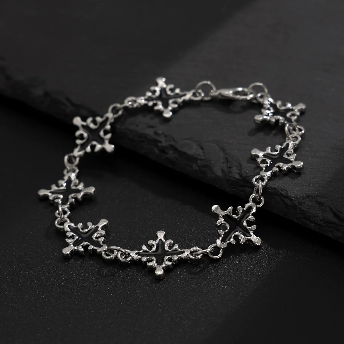 Wholesale Alloy Geometric Cross Electroplated Men's Hip Hop Bracelet - Image 4