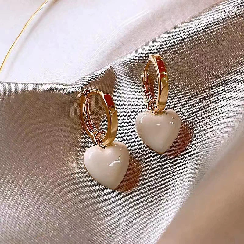 Wholesale Alloy Heartshaped Electroplated Women's Stud Earrings Light Luxury Style - Image 5