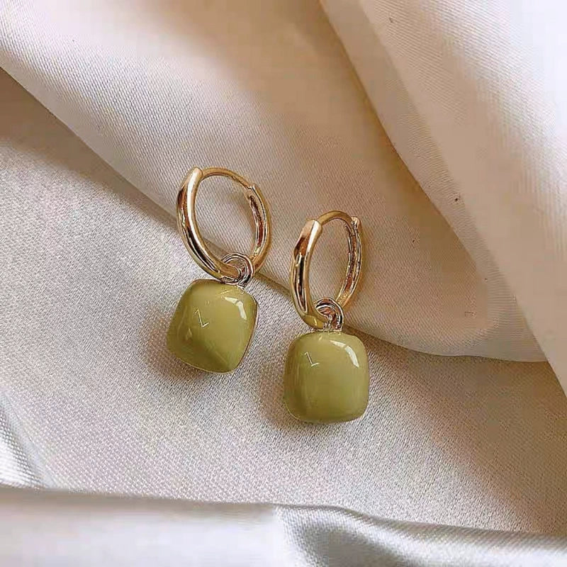 Wholesale Alloy Heartshaped Electroplated Women's Stud Earrings Light Luxury Style - Image 7