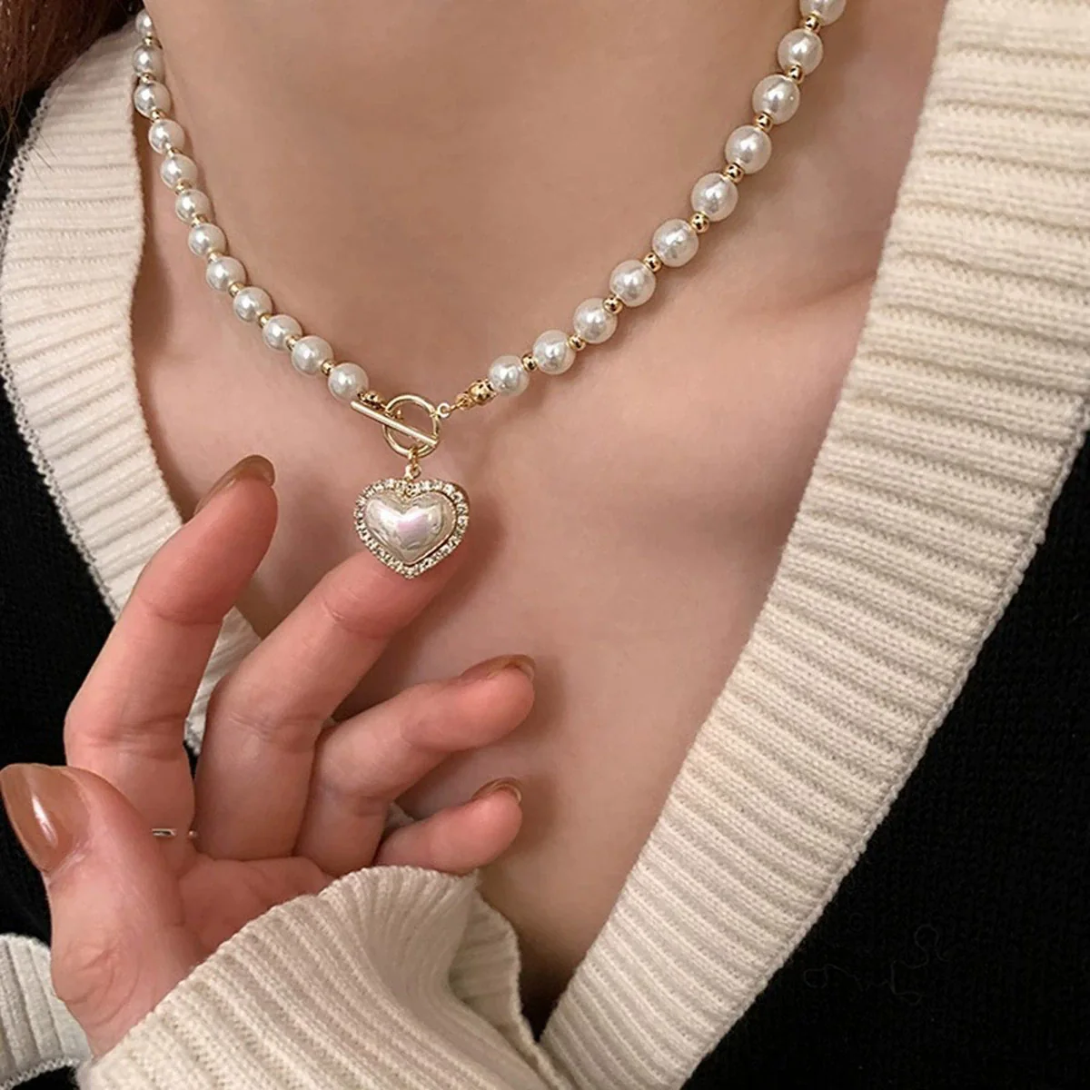 Wholesale Alloy Pearl Chain Necklace With Diamond And Geometric Design For Women French Retro Style - Image 6