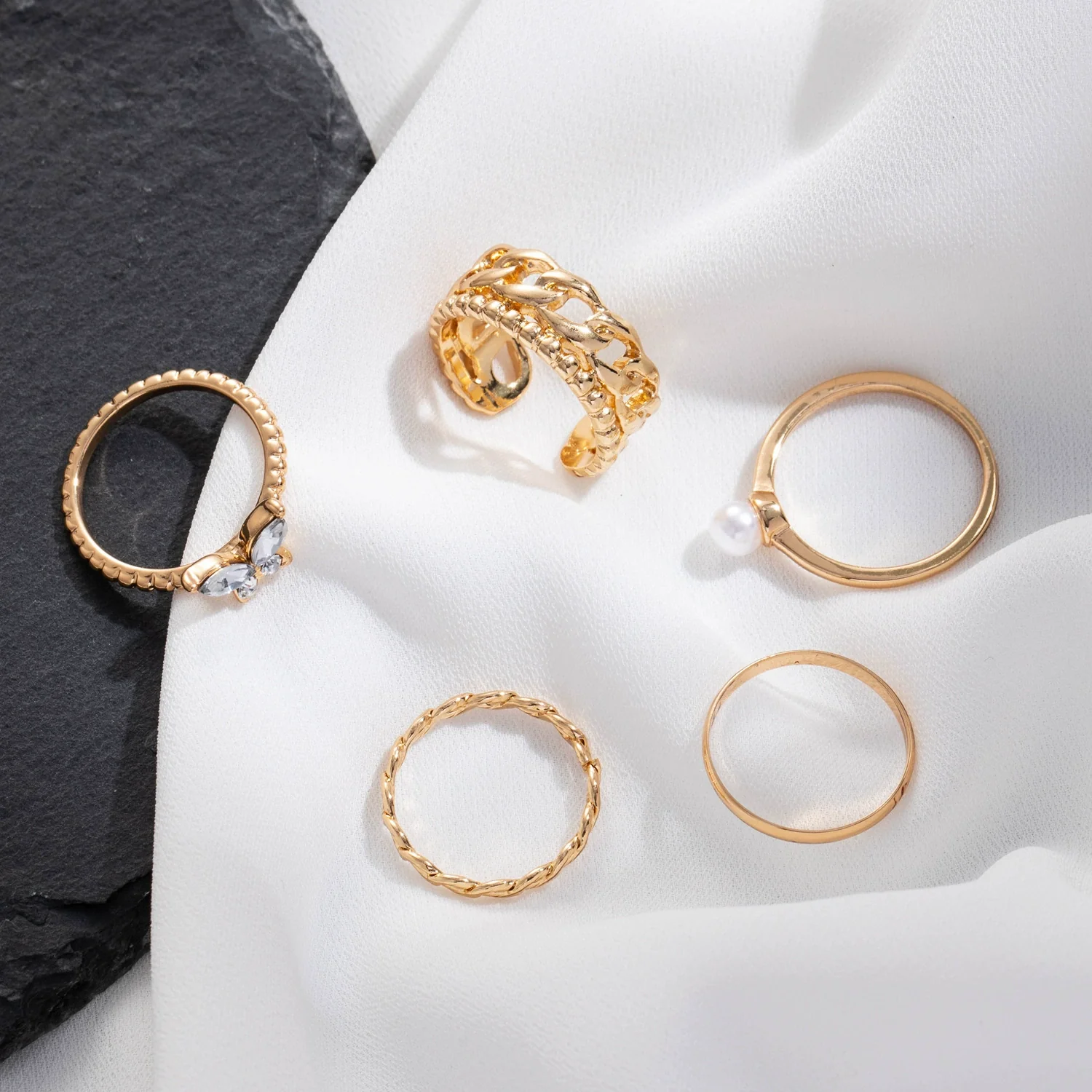 Wholesale Alloy Pearl Rhinestone Butterfly Twist Electroplated Ring Set For Women - Image 3