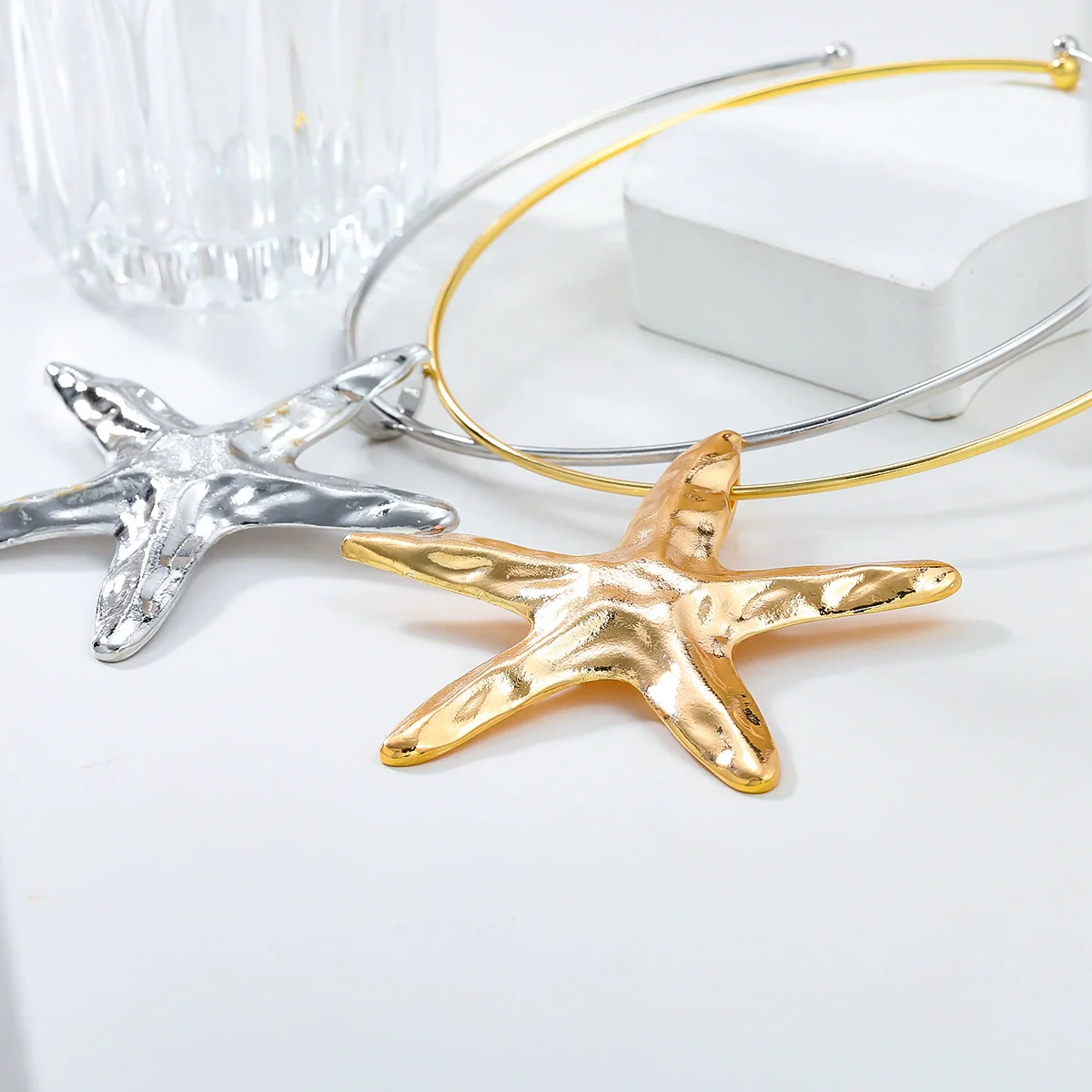 Wholesale Alloy Snake Bone Chain Starfish Pendant Women's Trendy Metallic Hip Hop Necklace With Geometric Design And Electroplating Treatment - Image 2
