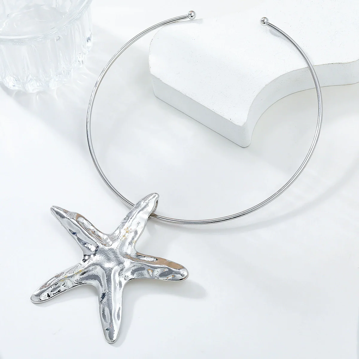 Wholesale Alloy Snake Bone Chain Starfish Pendant Women's Trendy Metallic Hip Hop Necklace With Geometric Design And Electroplating Treatment - Image 4