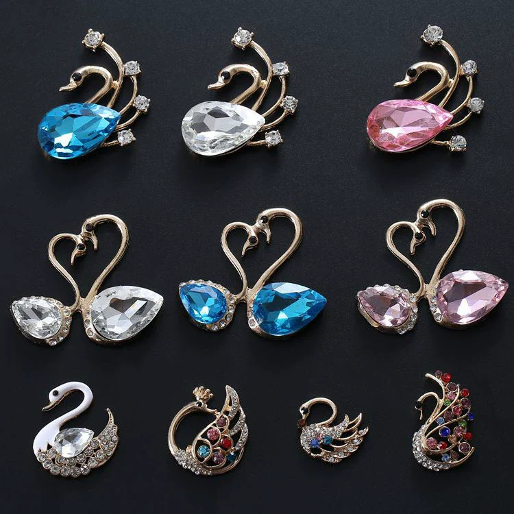 Wholesale Alloy Swan Rhinestone Mini Jewelry Phone Case Accessories With Electroplating And Return Pattern In Light Luxury Style