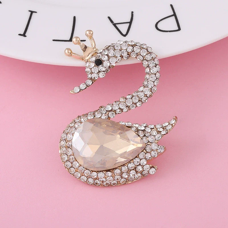 Wholesale Alloy Swan Rhinestone Mini Jewelry Phone Case Accessories With Electroplating And Return Pattern In Light Luxury Style - Image 9