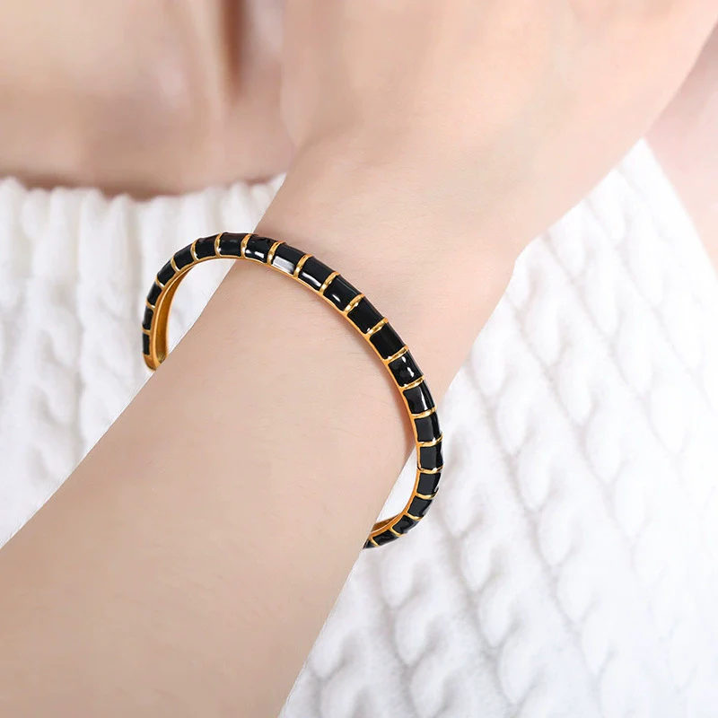 Wholesale Bracelet Titanium Steel Dripping Oil Retro Light Luxury Electroplated - Image 7
