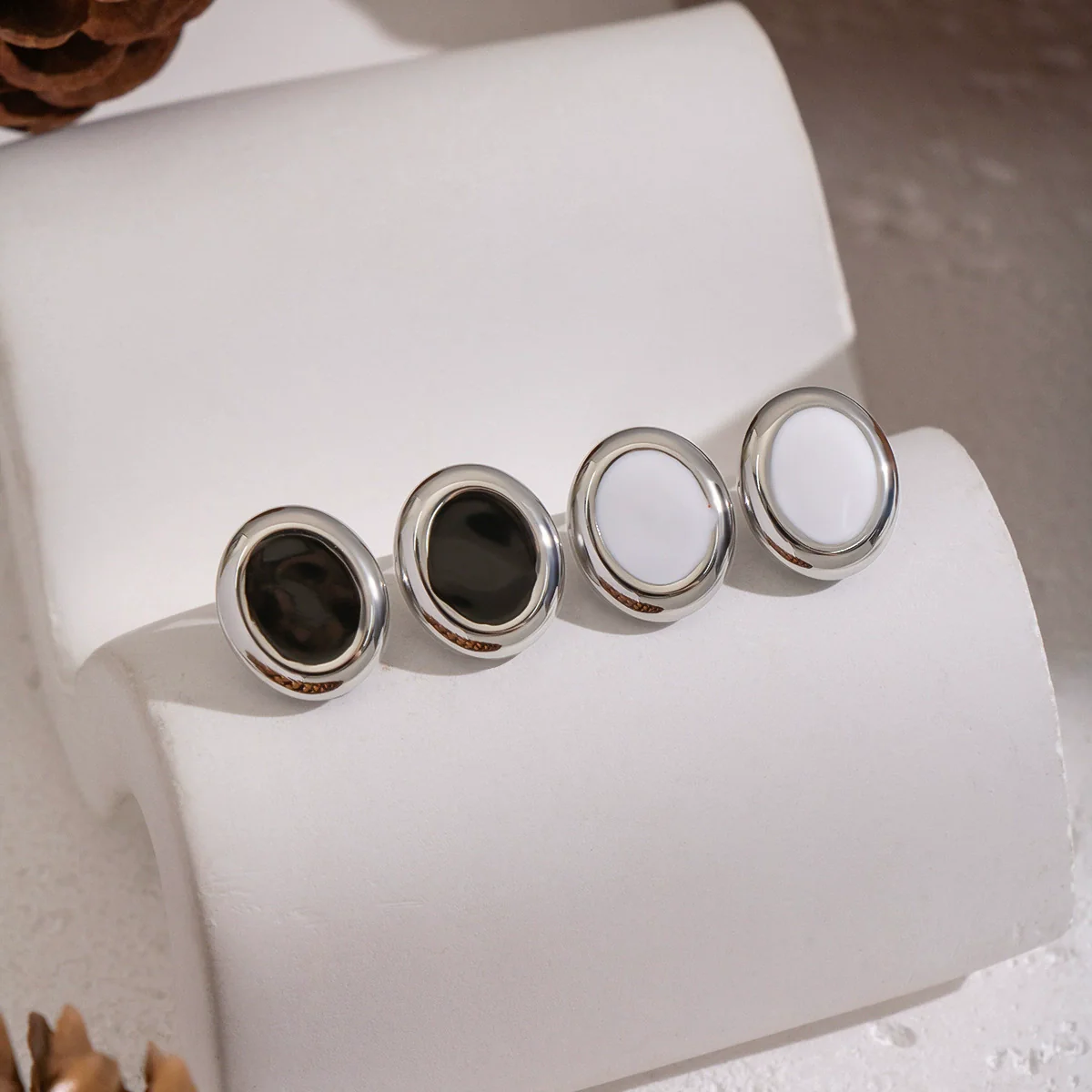 Wholesale Casual Geometric Oval Stainless Steel Earrings With Pvd Furnace Vacuum Real Gold Plating For Girls - Image 4