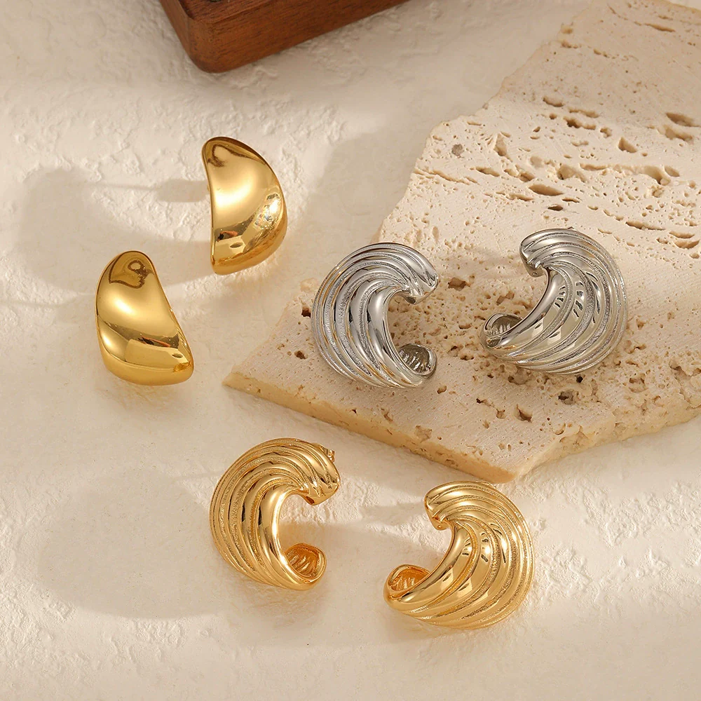 Wholesale Cold Style Geometric Stainless Steel Wingshaped Women's Earrings With Pvd Furnace Vacuum Real Gold Plating