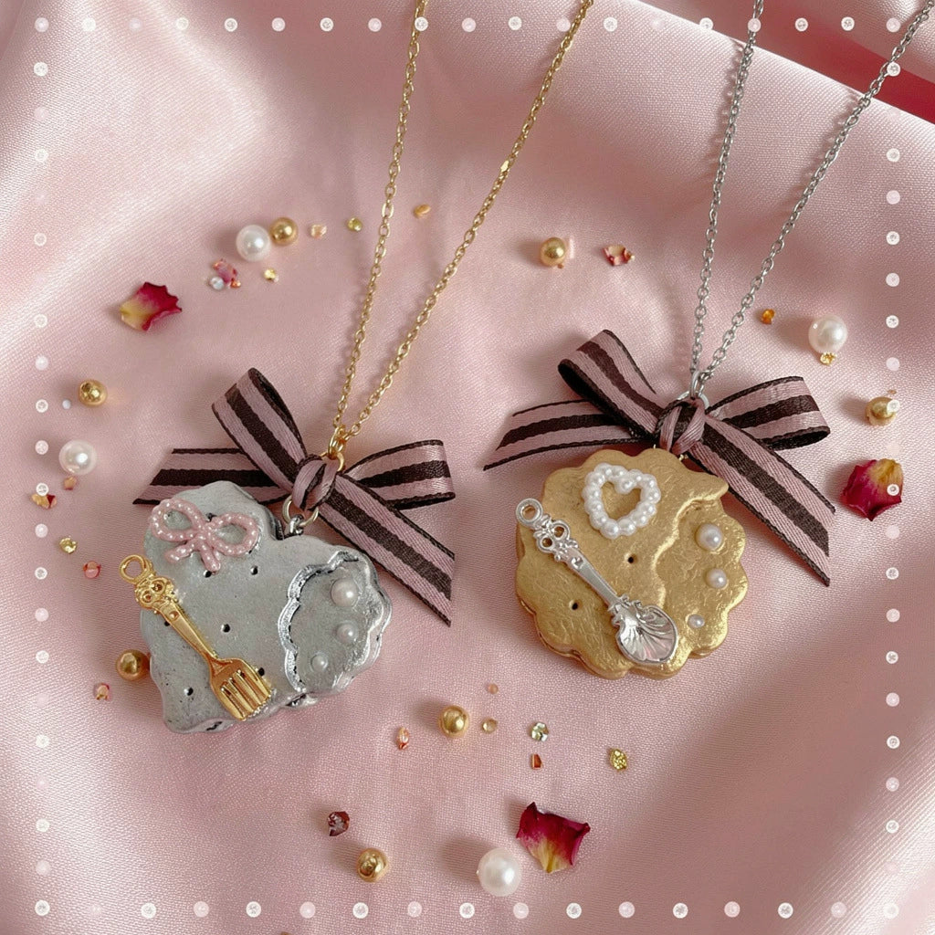 Wholesale Copper Electroplated Heart Shape Bow Tie Cookies Pendant Necklace For Girls