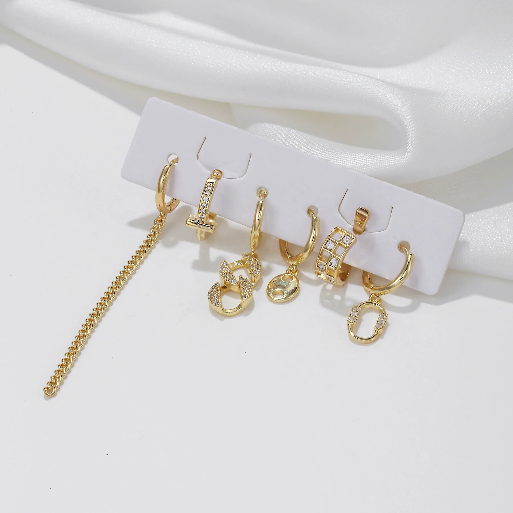 Wholesale Copper Geometric Ushape Inlaid Zircon Women's Earring - Image 3