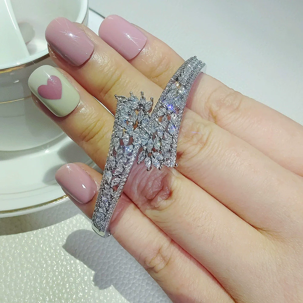Wholesale Copper Punk Style Leaves Open Bracelet With Electroplating - Image 4