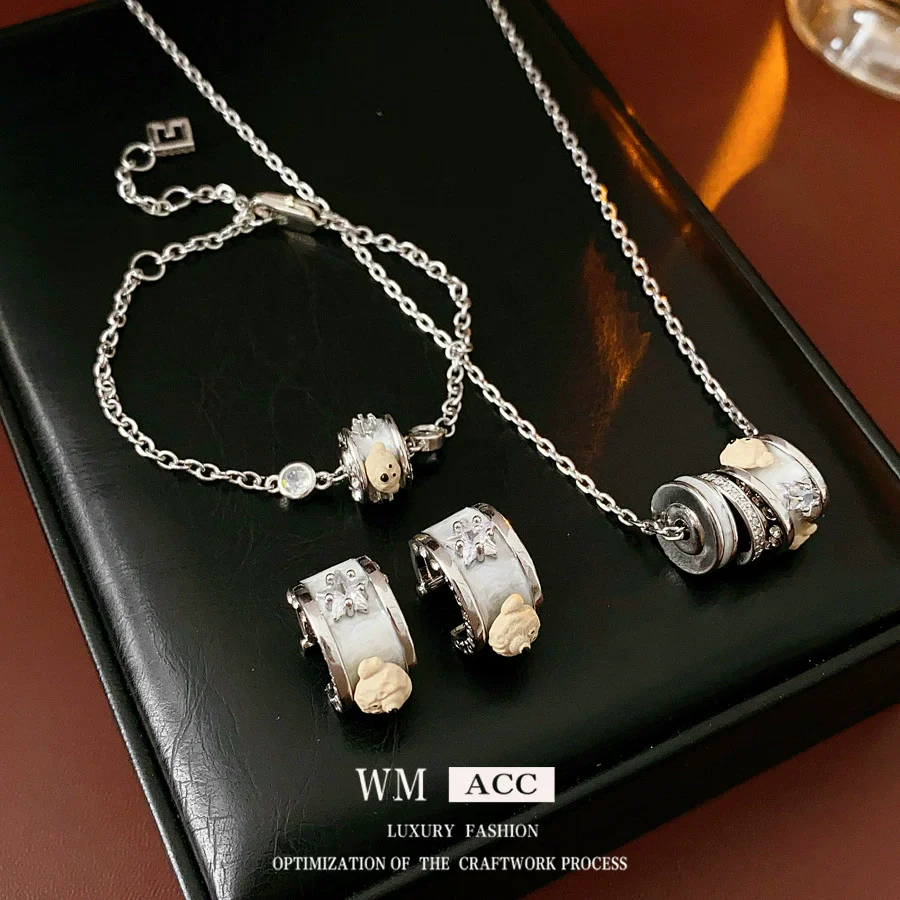 Wholesale Copper Rhinestone Zirconia Animal Highend Women's Pendant Set With Necklace Earrings And Hand Accessories