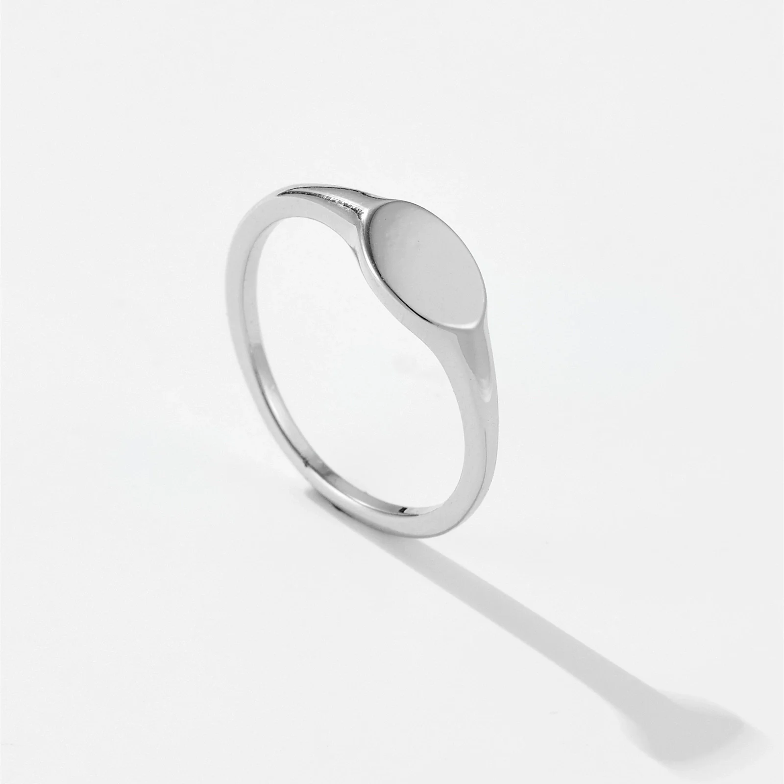 Wholesale Copper Ring With Geometric Design And Electroplating Platinum 18K Gold Light Luxury Style - Image 6