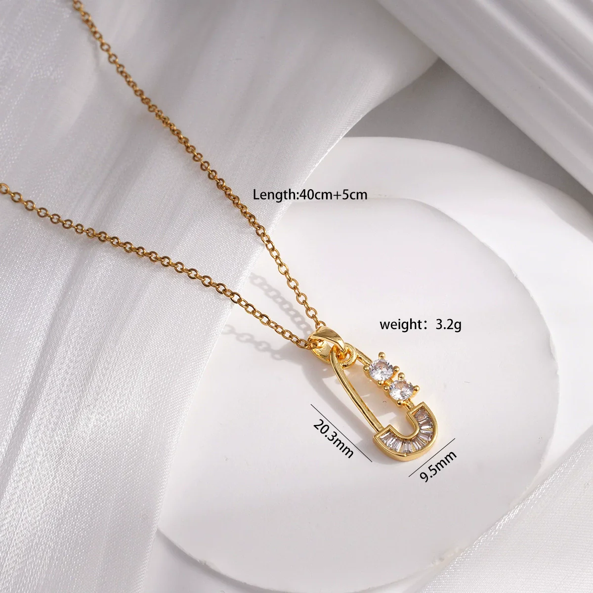 Wholesale Copper Titanium Steel Ochain Necklace For Women With Microinlaid Zircon Paper Clip Pendant Light Luxury Geometric Electroplated Style - Image 7