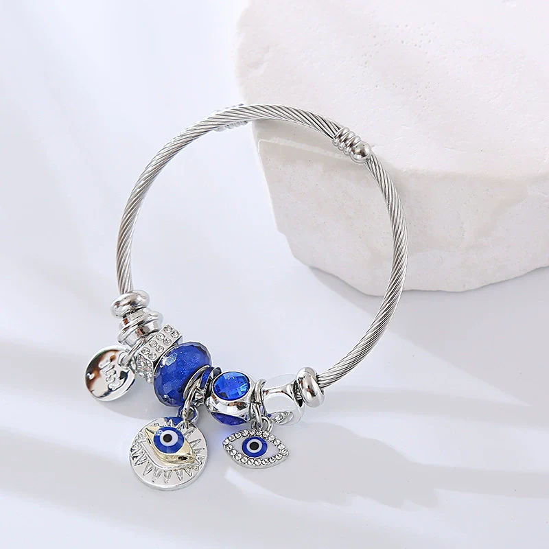 Wholesale Diamondencrusted Alloy Heartshaped Adjustable Bracelet For Unisex Fashion Jewelry - Image 8