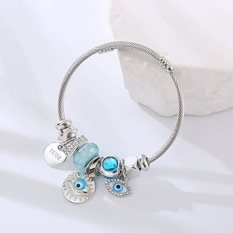 Wholesale Diamondencrusted Alloy Heartshaped Adjustable Bracelet For Unisex Fashion Jewelry - Image 9