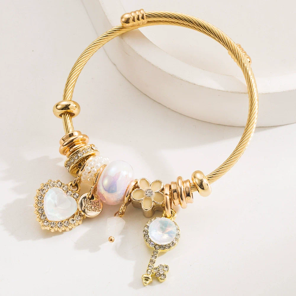 Wholesale Diamondencrusted Heart Pattern Alloy Love Key Bracelet Fashion Adjustable Unisex Bracelet - Image 9