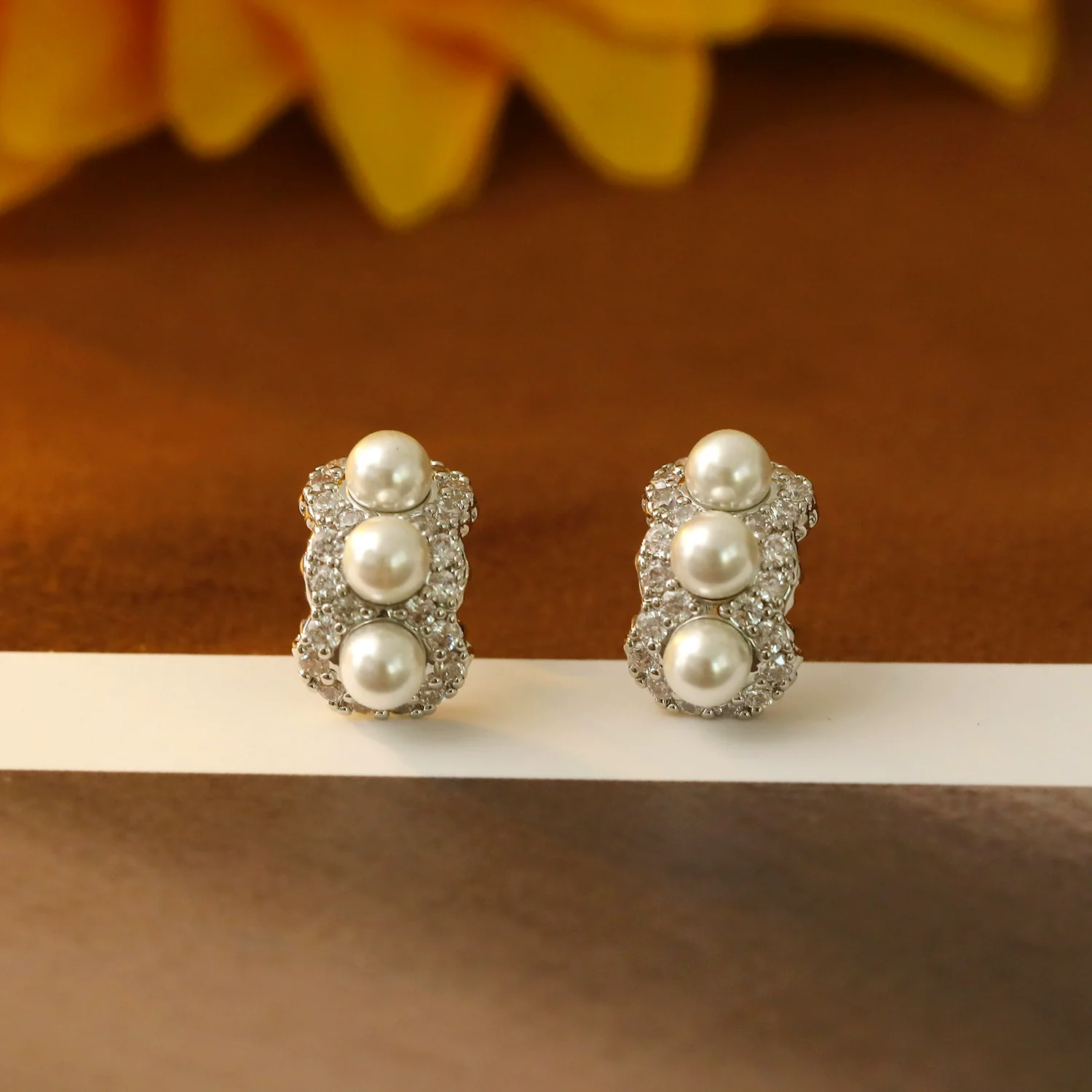 Wholesale Ear Jewelry French Retro Style Geometric Cshaped Copper Electroplating Zircon Pearl Earrings - Image 6