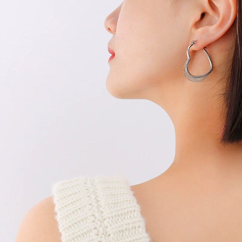 Wholesale Ear Jewelry 316L Stainless Steel Electroplated Peach Heart Retro Style - Image 4