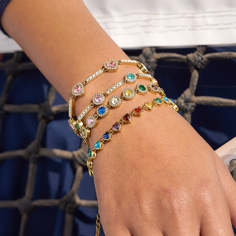 Wholesale Electroplated Geometric Heartshaped Stainless Steel Bracelet For Women - Image 3
