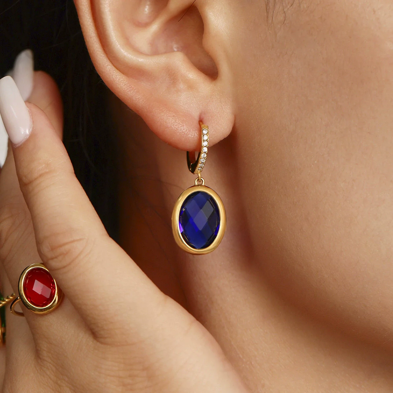 Wholesale Elegant Geometric Vacuum Goldplated Stainless Steel And Czech Glass Earrings For Women - Image 3