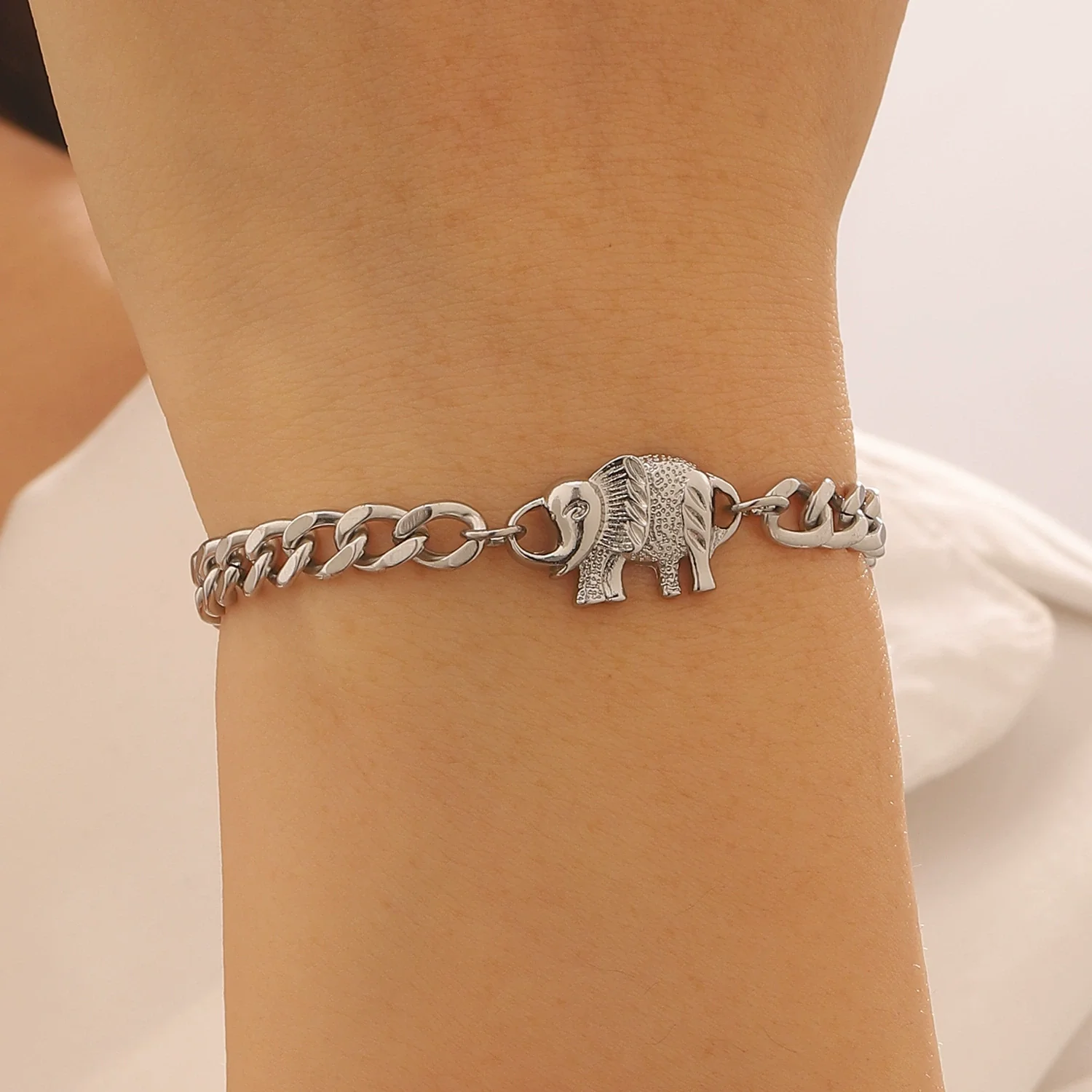 Wholesale Elephant Zinc Alloy Electroplated Necklace And Bracelet Set Women's Jewelry Accessories - Image 7