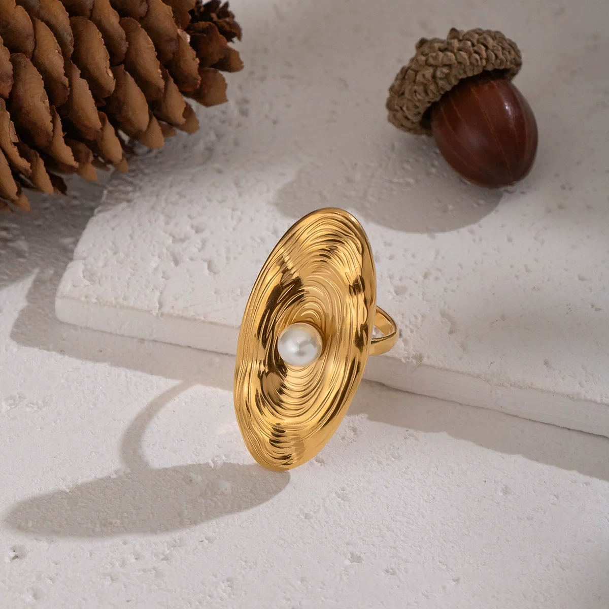 Wholesale Exaggerated Ruffled Pearl Women's Ring Geometric Stainless Steel Pvd Furnace Vacuum Real Gold Plating - Image 2