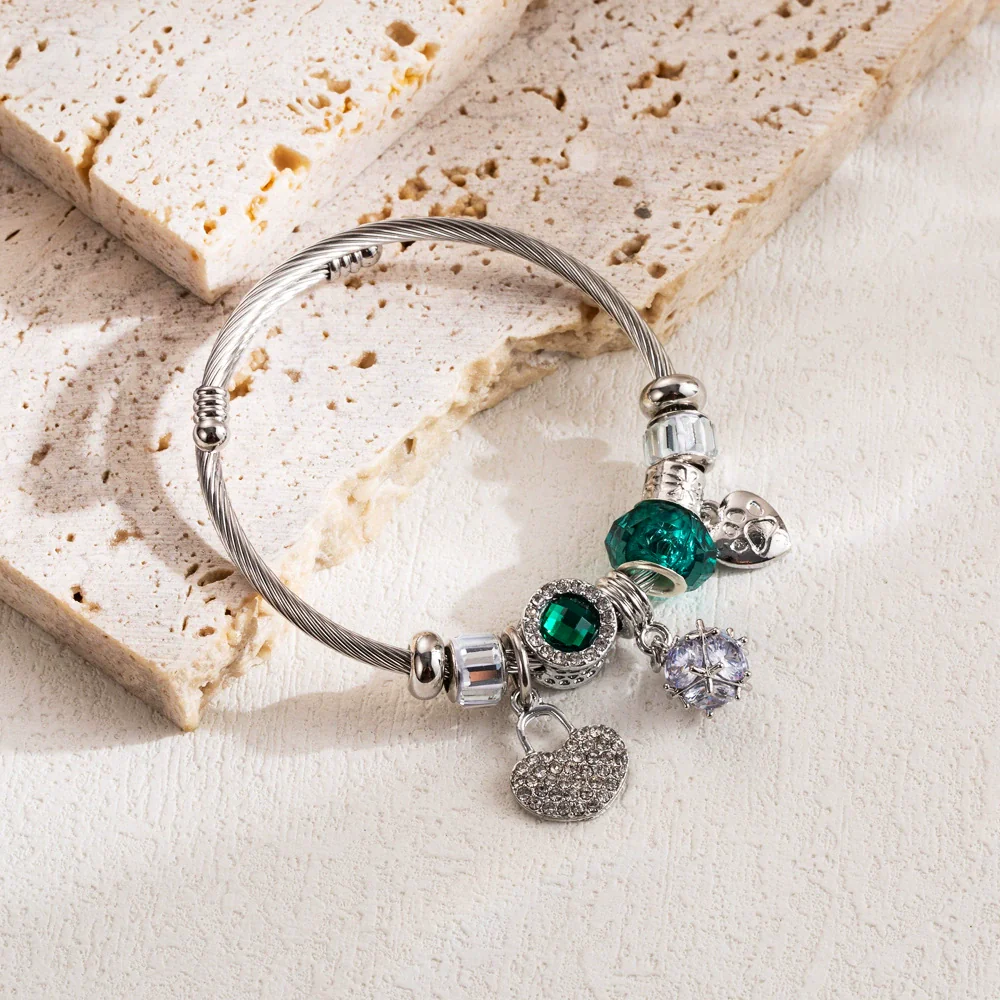 Wholesale Fashion Diamond Heart Shape Alloy Adjustable Couple Bracelet With Love Pendant For Women - Image 3