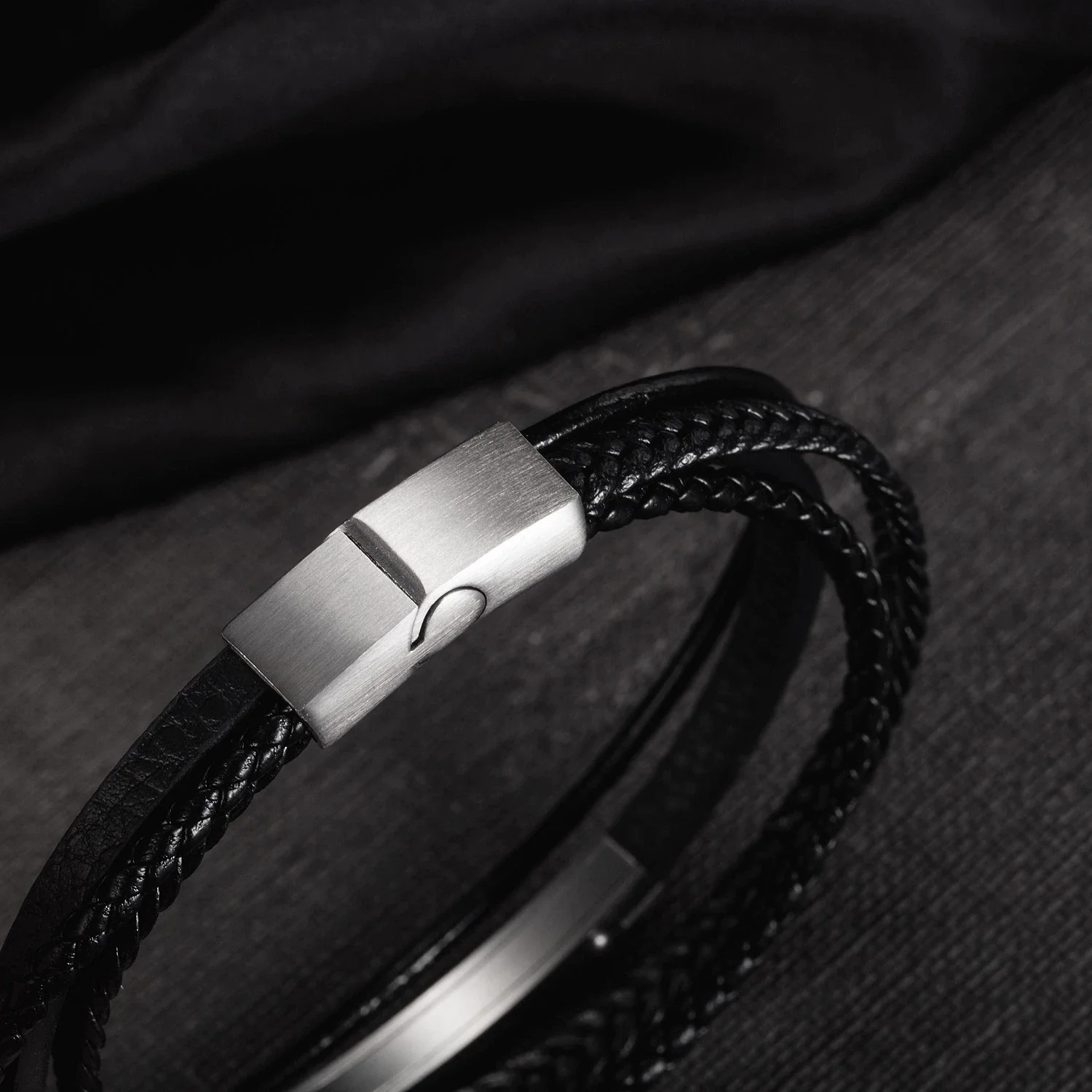 Wholesale Fashion Multilayer Stainless Steel Woven Leather Men's Bracelet Jewelry - Image 3