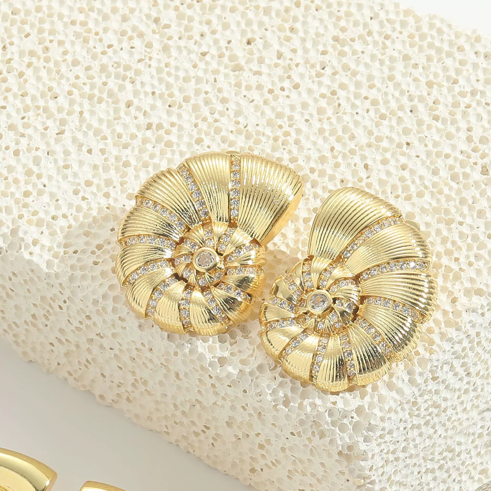 Wholesale Fashion Retro Glossy Copper Plated Spiral Conch Shape Animal Zodiac Design Earrings Unisex - Image 8