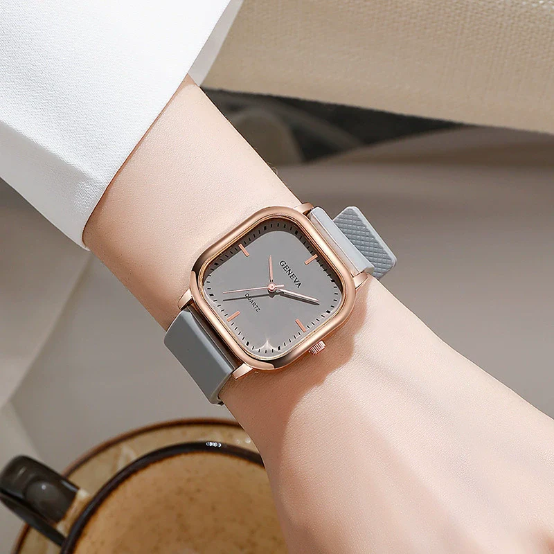 Wholesale Fashion Square Quartz Watch With Silicone Strap Alloy Case And Stainless Steel Buckle For Men And Women - Image 4