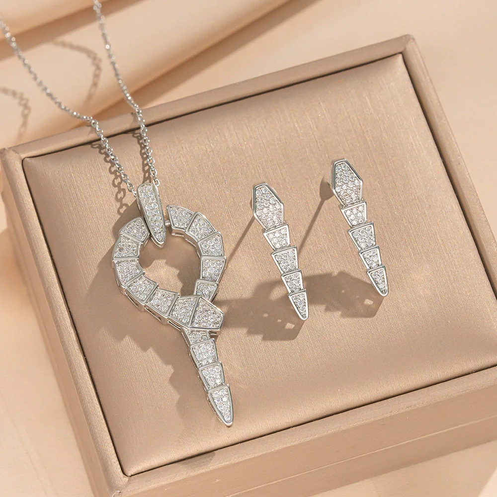 Wholesale Fashion Unisex Snake Shape Inlaid Zircon Titanium Steel And Copper Necklace And Earrings Set