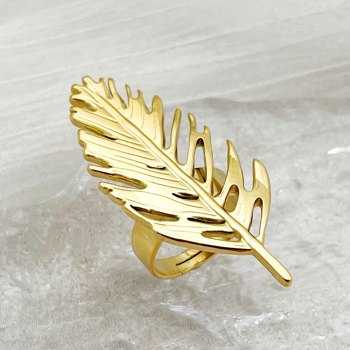 Wholesale Fashion Women's Stainless Steel Leaves Opening Ring With Electroplating Treatment - Image 3