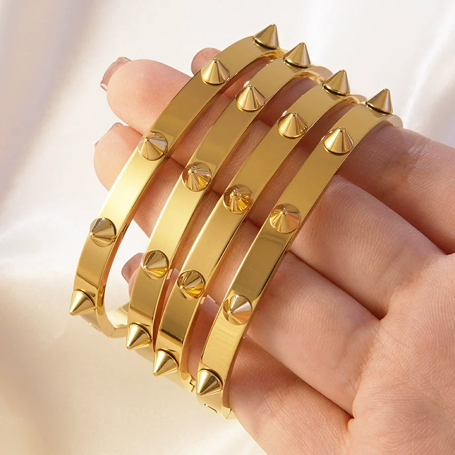 Wholesale Fashionable Geometric 18K Goldplated Stainless Steel Rivet Bracelets Highend Jewelry Accessories