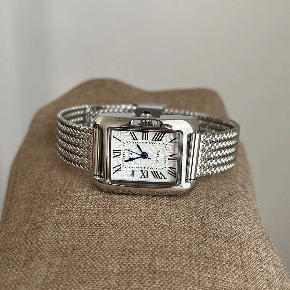 Wholesale Fashionable Rectangular Metal And Stainless Steel Chain Watch With Roman Scale And Printed Logo - Image 6