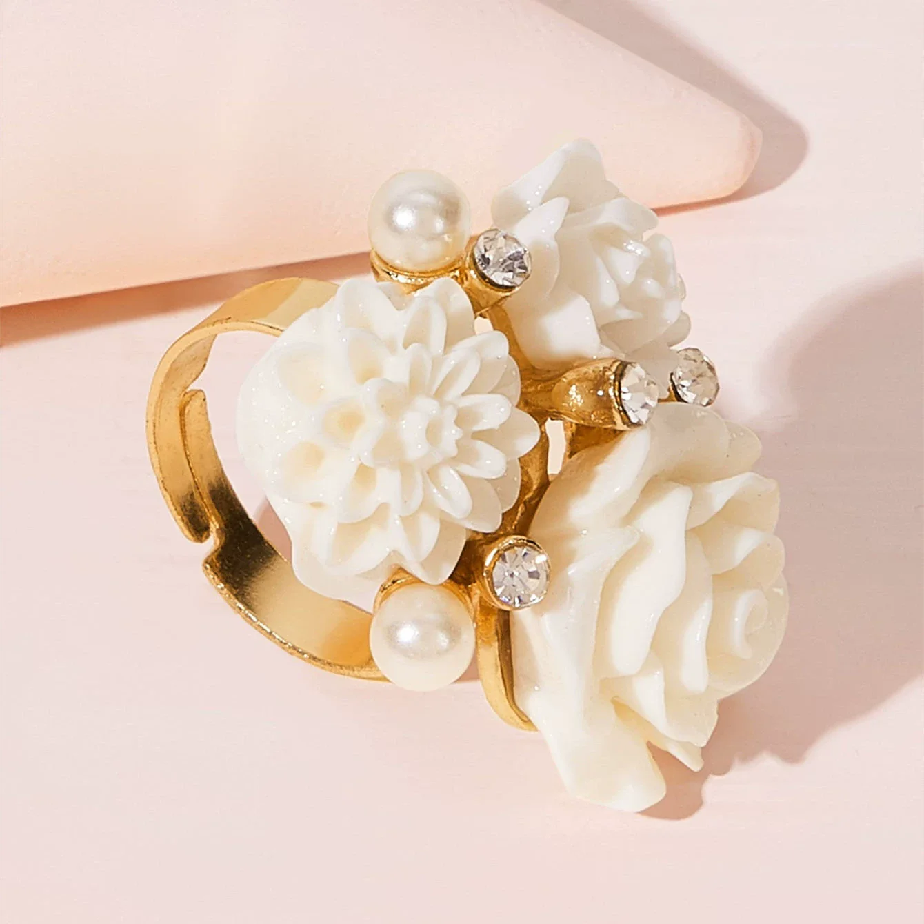 Wholesale Fashionable Sweet Alloy Ring With Flower Pattern And Diamond Design - Image 3