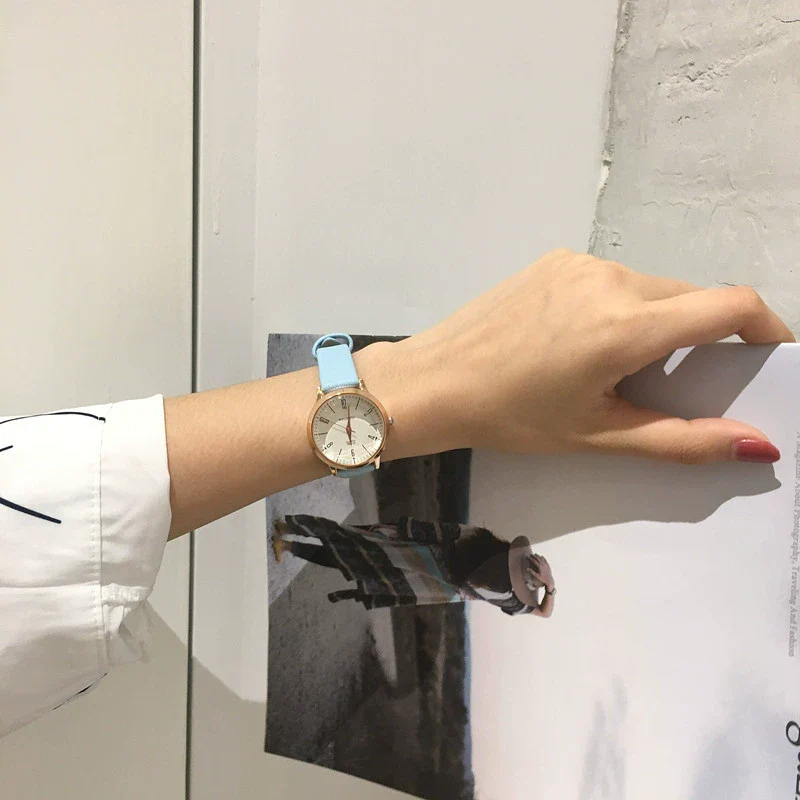 Wholesale Female Student Casual Retro Genuine And Imitation Leather Round Dial Quartz Watch With Alloy Case And Stainless Steel Clasp - Image 8