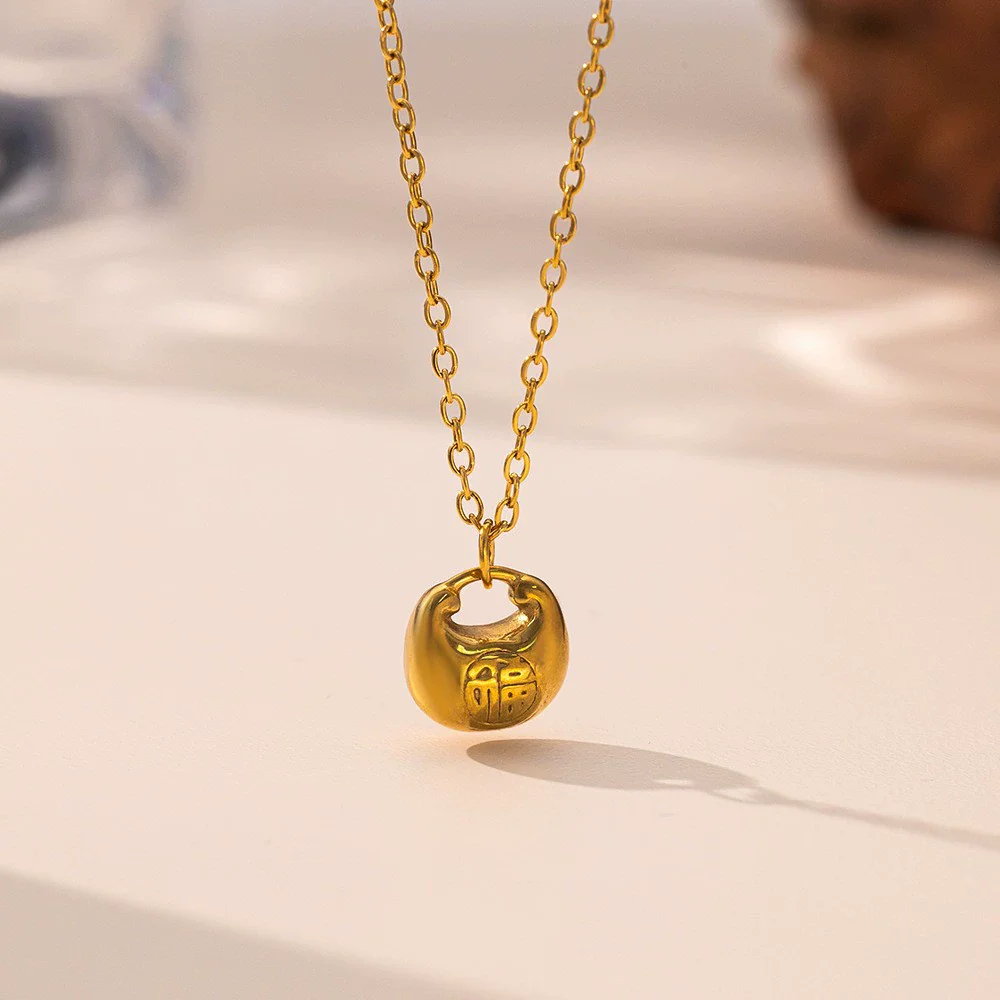 Wholesale Fourleaf Clover Rhombus Sweet And Cool Geometric Style Electroplated 18K Gold Steel Sweater Chain Jewelry For Women - Image 20