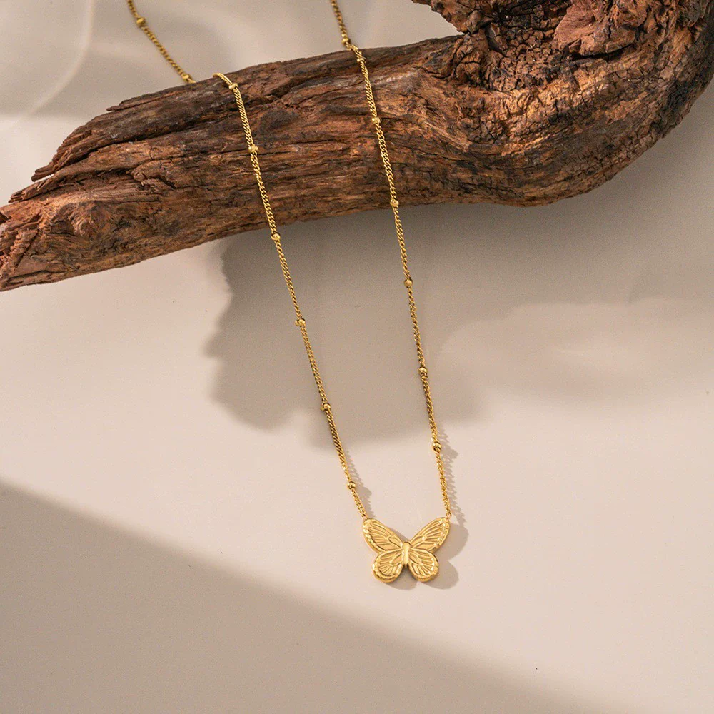 Wholesale Fourleaf Clover Rhombus Sweet And Cool Geometric Style Electroplated 18K Gold Steel Sweater Chain Jewelry For Women - Image 32