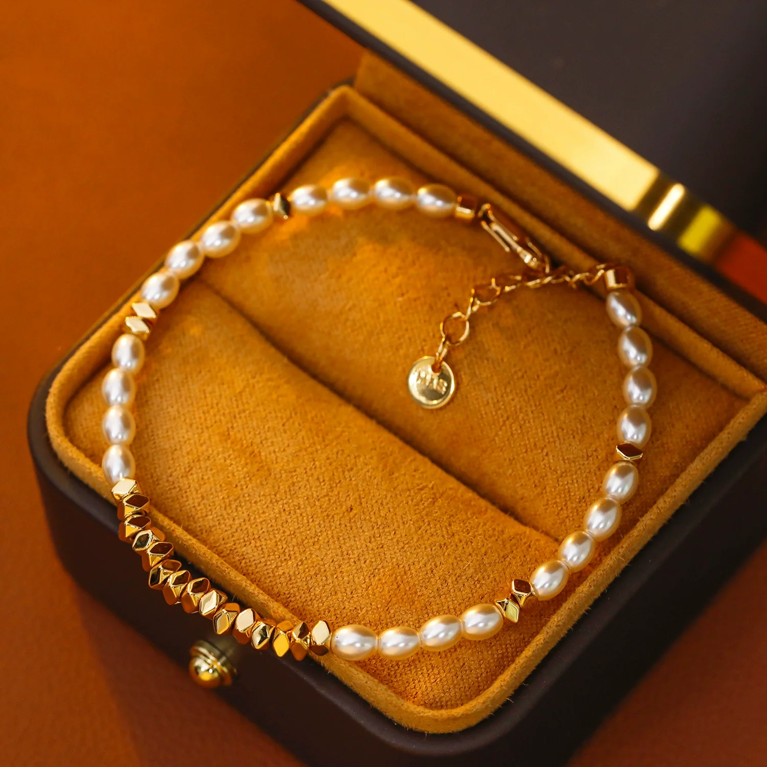 Wholesale Geometric Copper Electroplated Women's Bracelet - Image 3