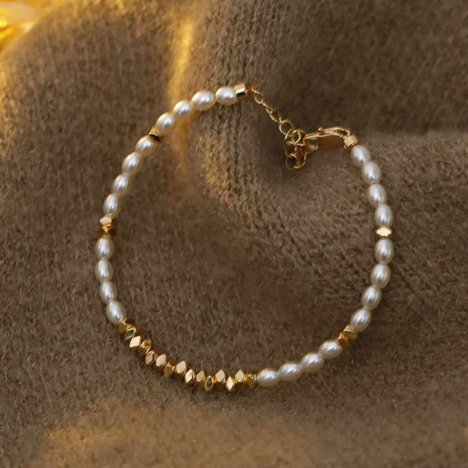 Wholesale Geometric Copper Electroplated Women's Bracelet - Image 4