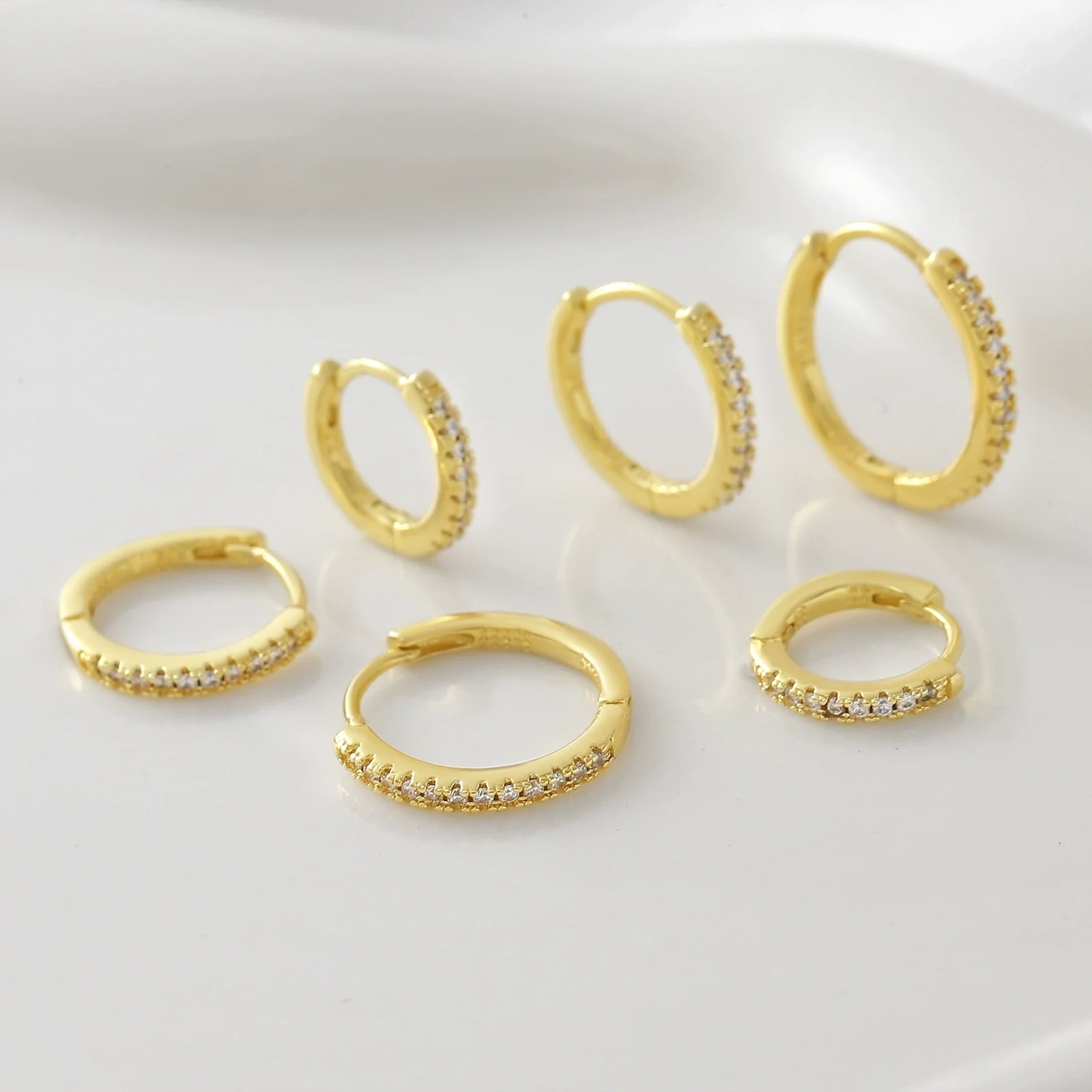 Wholesale Geometric Copper Goldplated Zircon Inlaid Hoop Earrings Unisex - Image 3