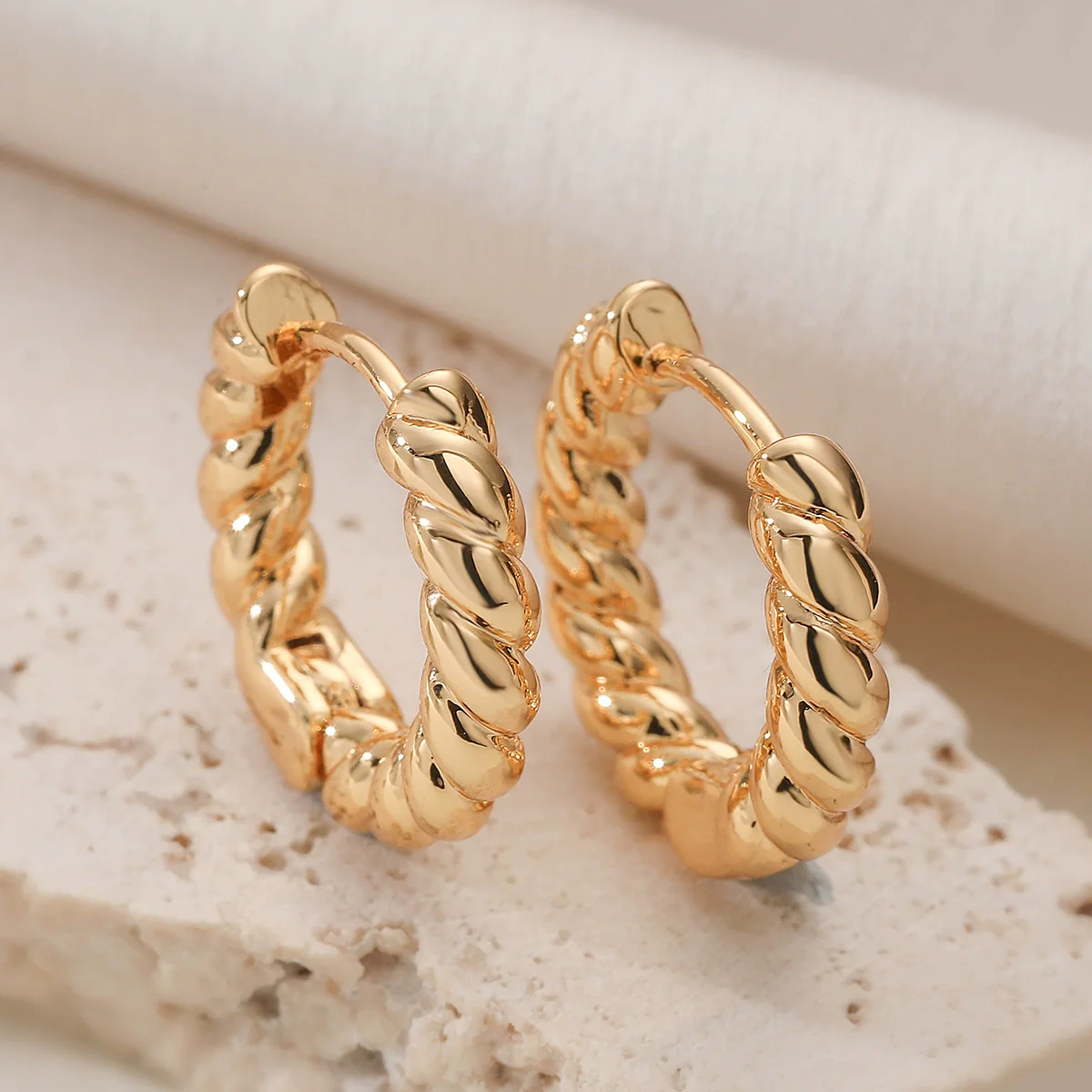 Wholesale Geometric Copper Micro Setting Twist Earrings For Women - Image 2